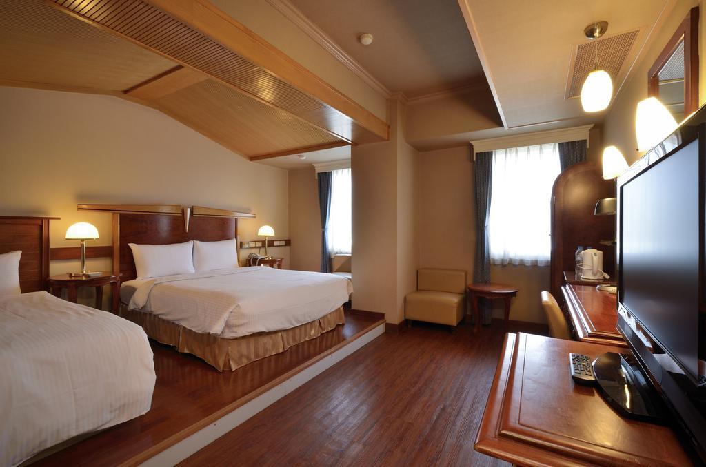 Goodness Hotel Kaohsiung Extérieur photo