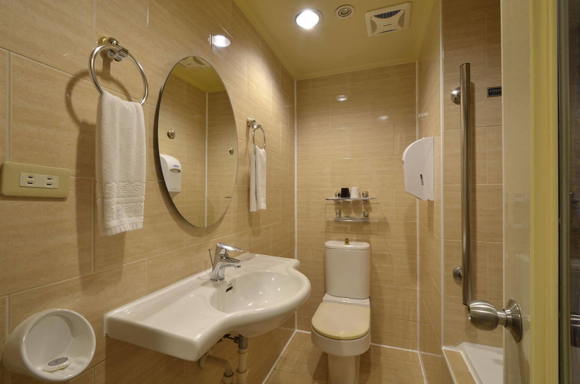 Goodness Hotel Kaohsiung Extérieur photo