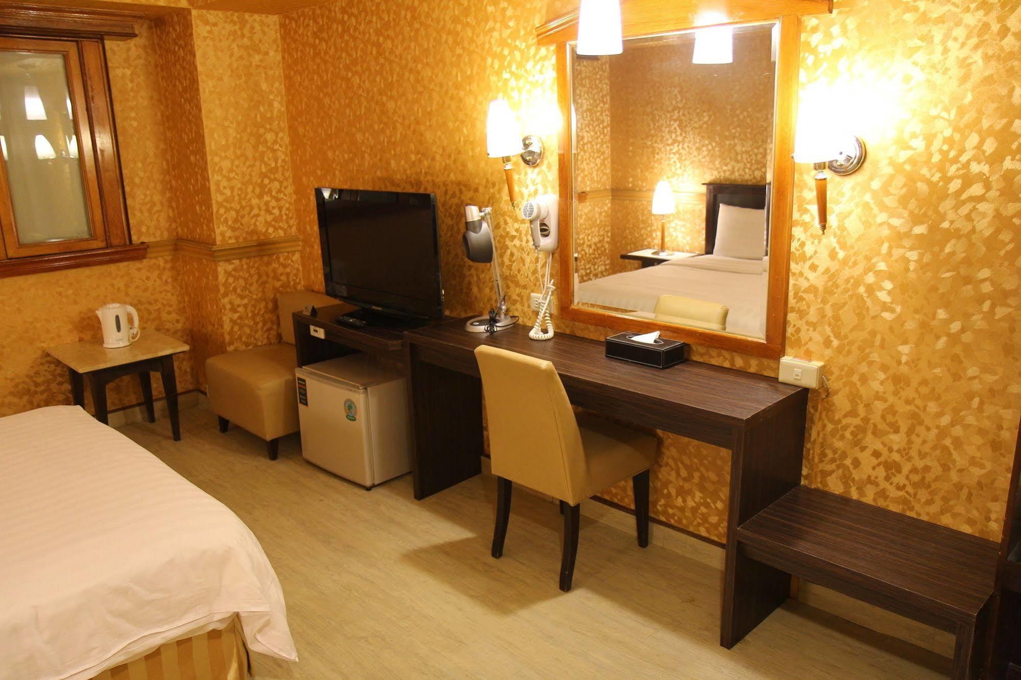 Goodness Hotel Kaohsiung Extérieur photo